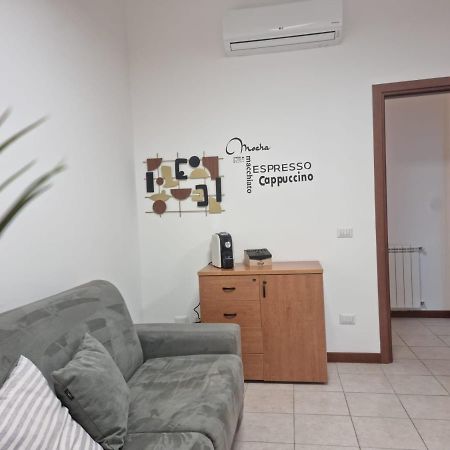 Laura Four Appartement Messina Buitenkant foto
