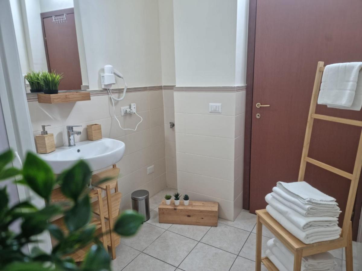 Laura Four Appartement Messina Buitenkant foto