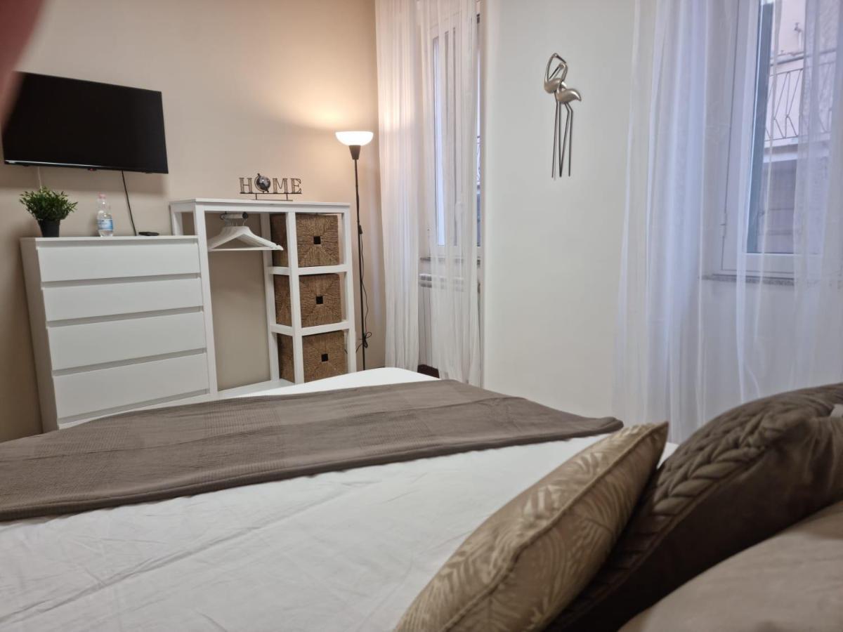 Laura Four Appartement Messina Buitenkant foto